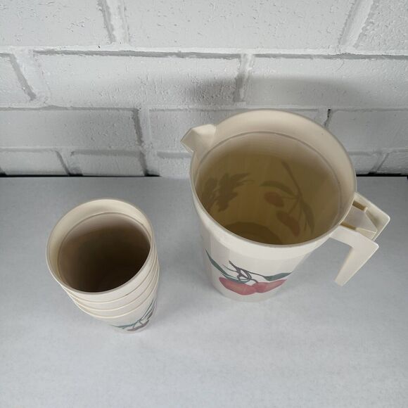 Vintage Packerware Pitcher And 4 Cups Cottagecore Country Fruits - Picture 5 of 9